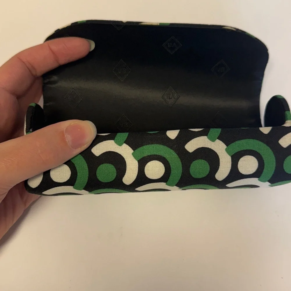 NWT Vera Bradley Imperial Tiles Black and Green Patterned Optical Case